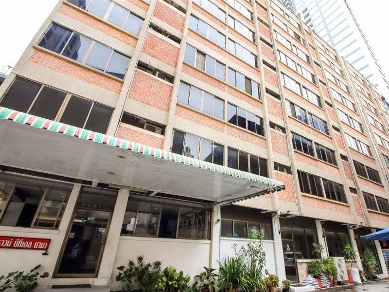Crown Bts Nana Hotel Бангкок Екстер'єр фото
